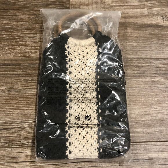 LAUDE THE LABEL Gabby Mini Macrame Bag Black Curateur Summer 2023 Rachel Zoe - Picture 6 of 6